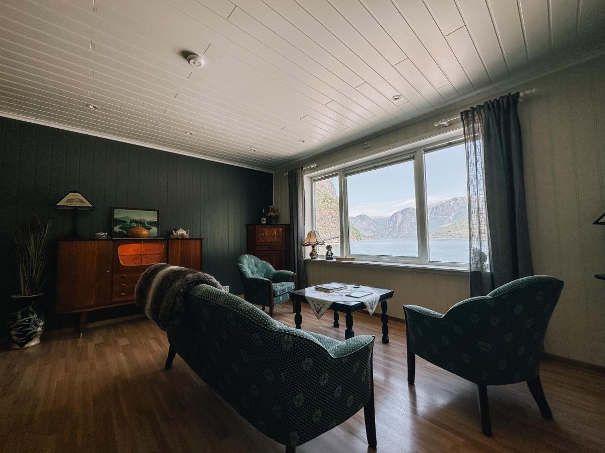 Svingen Guesthouse - Panoramic Fjord Views In Flåm Zewnętrze zdjęcie